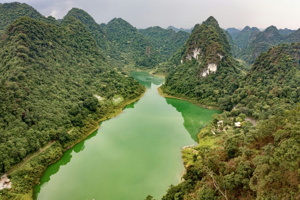 Le Lac Thang Hen