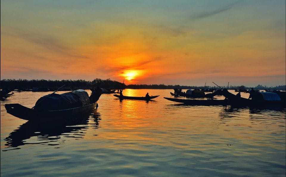 Hué au lever du soleil