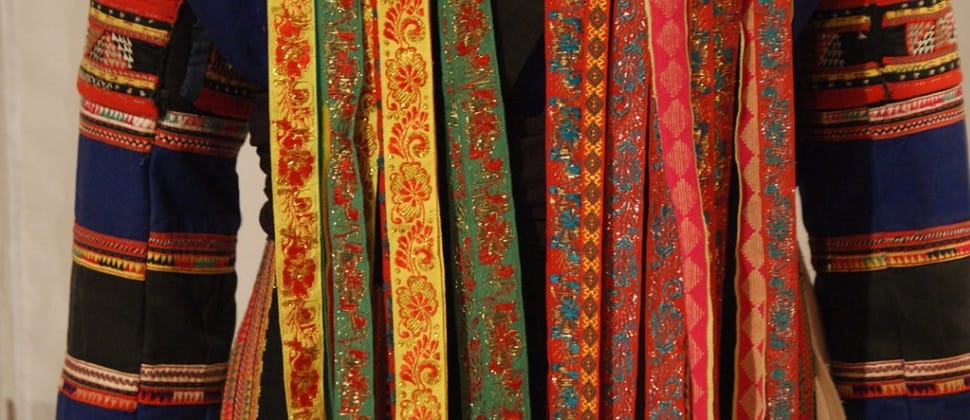 Musée des Femmes Vietnamiennes - Détail d'un costume traditionnel detail_costume